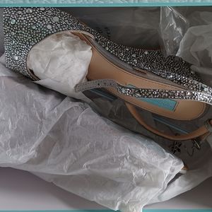 Betsey Johnson evening shoes Size 7 Silver